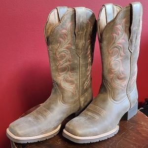 Ariat Women's Hybrid Rancher Boots size 8